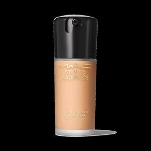 New in Box!   Studio Radiance Serum-Powered™ Foundation - NW22 - NWT